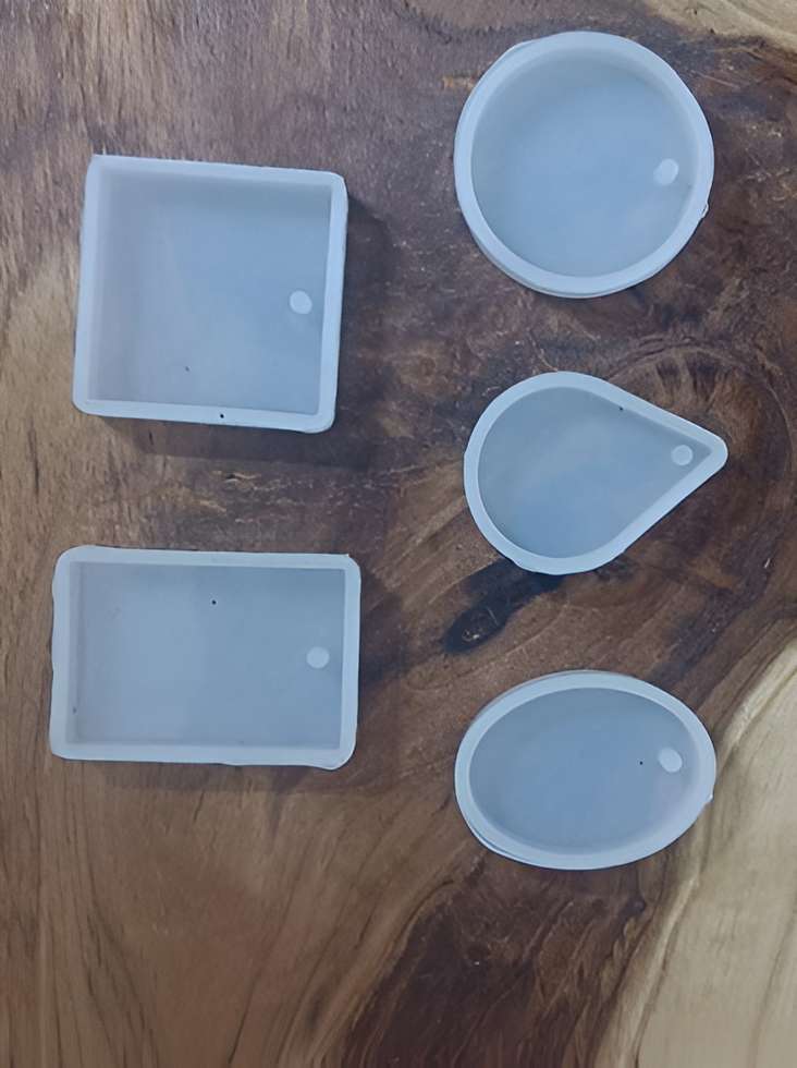 5 Piece Pendent Mould (1)